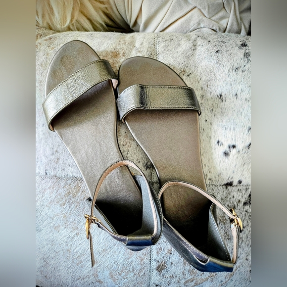 Metallic Bronze Leather Sandals size 7.5 - Picture 5 of 13